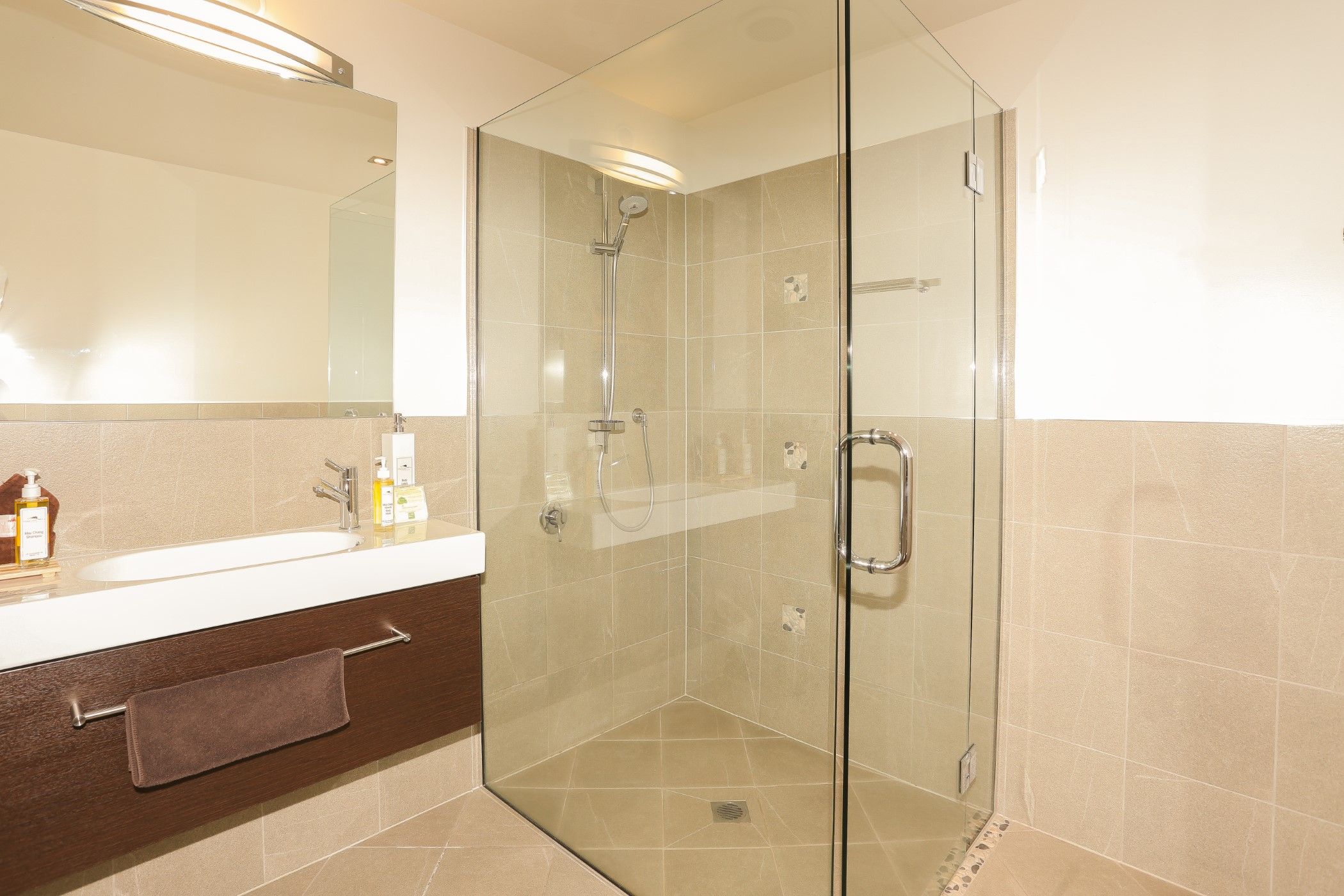 Village Lake Luxury Apartments | Hanmer Springs Accommodation