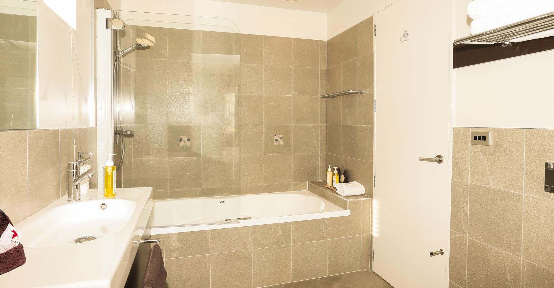 Village Lake Luxury Apartments | Hanmer Springs Accommodation